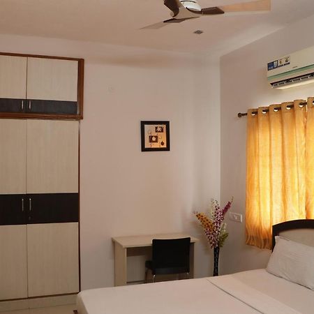 Fiesta House Pallikaranai Chennai Exterior foto