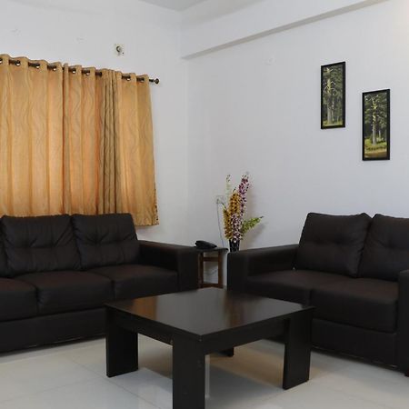 Fiesta House Pallikaranai Chennai Exterior foto
