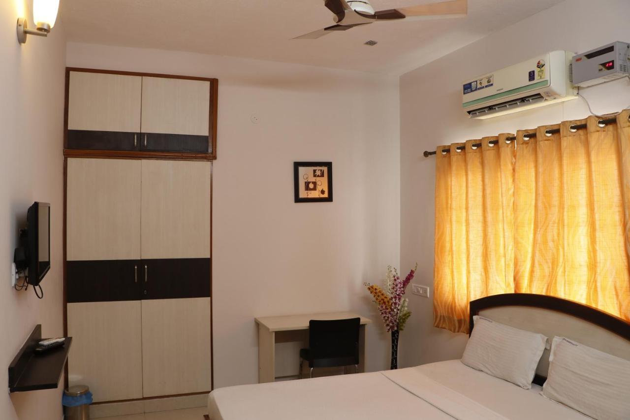 Fiesta House Pallikaranai Chennai Exterior foto