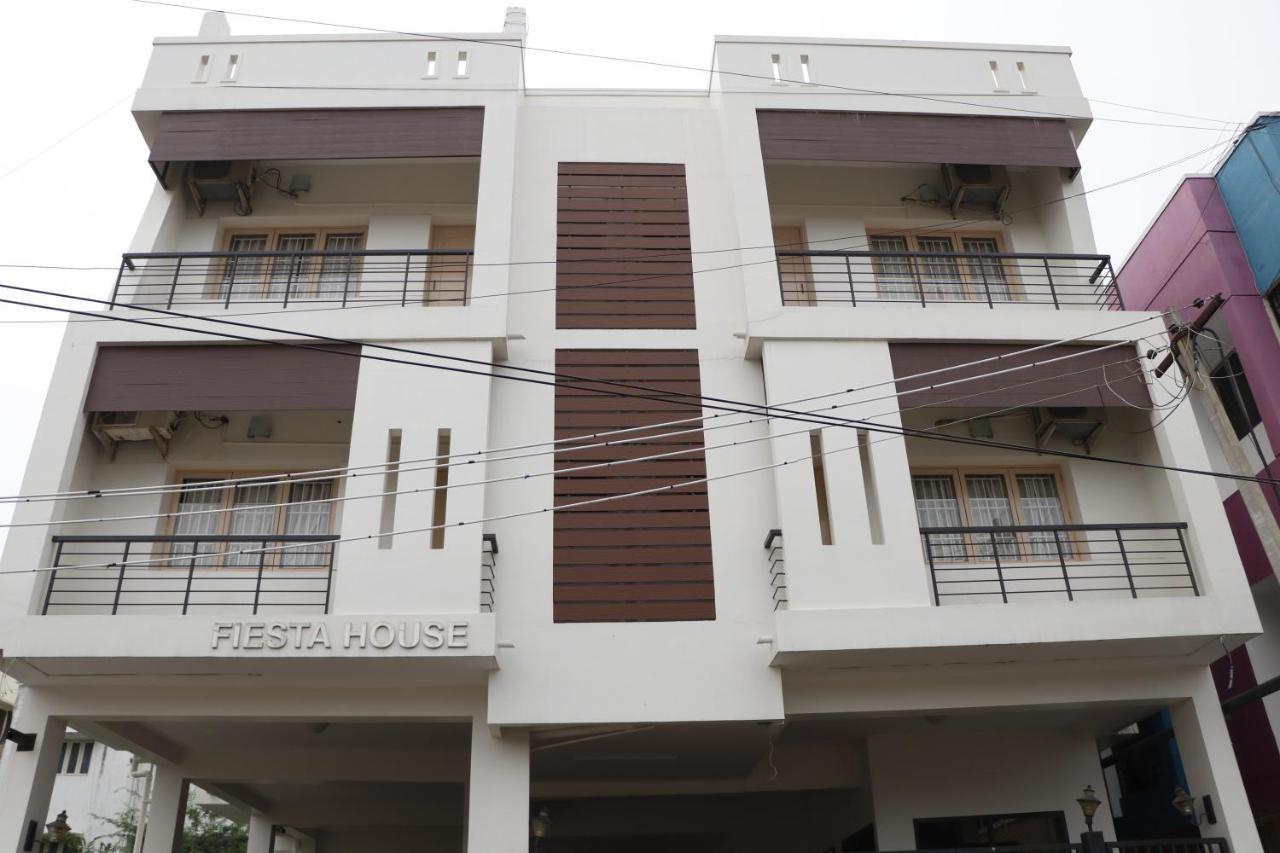 Fiesta House Pallikaranai Chennai Exterior foto