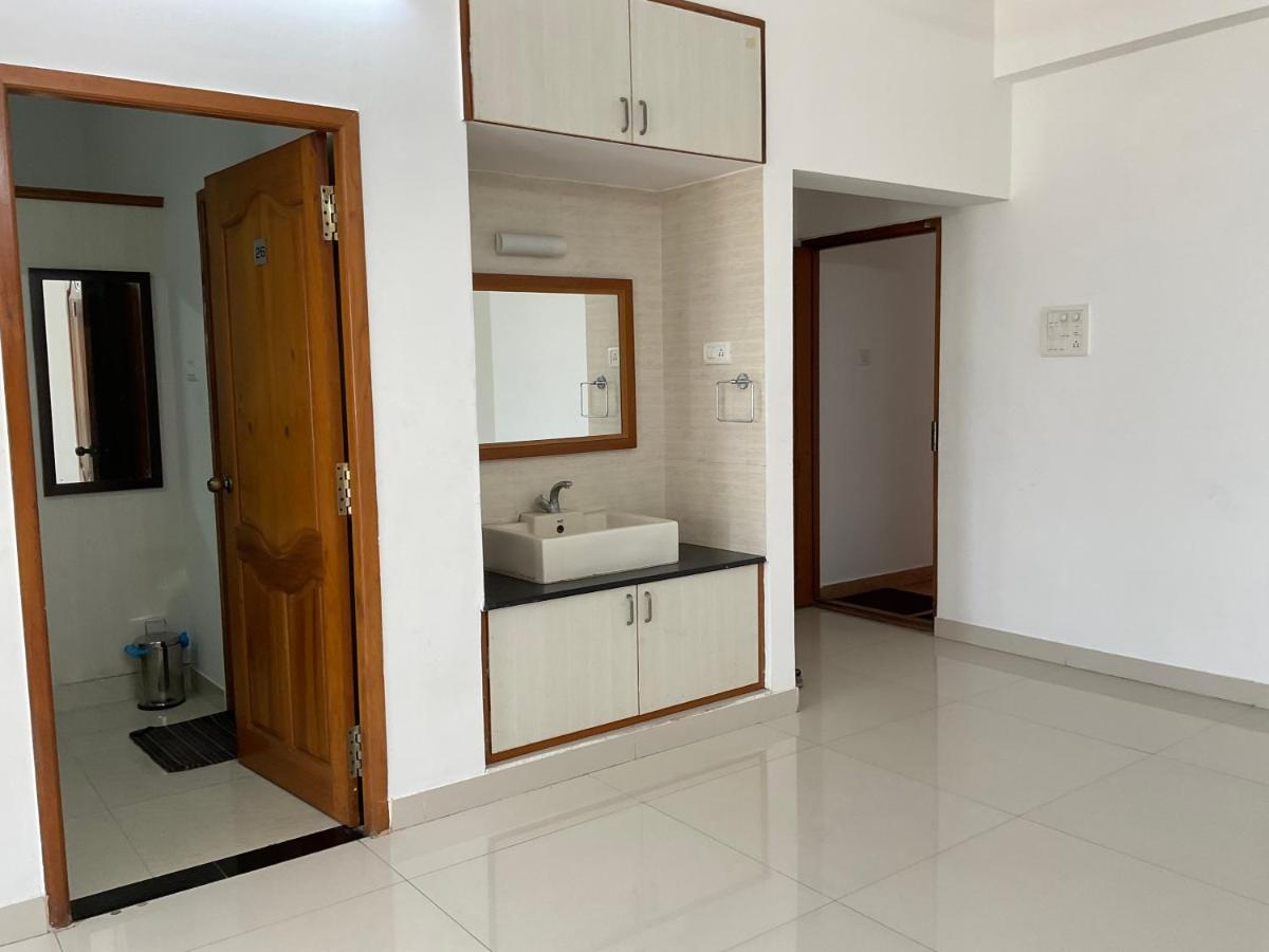 Fiesta House Pallikaranai Chennai Exterior foto